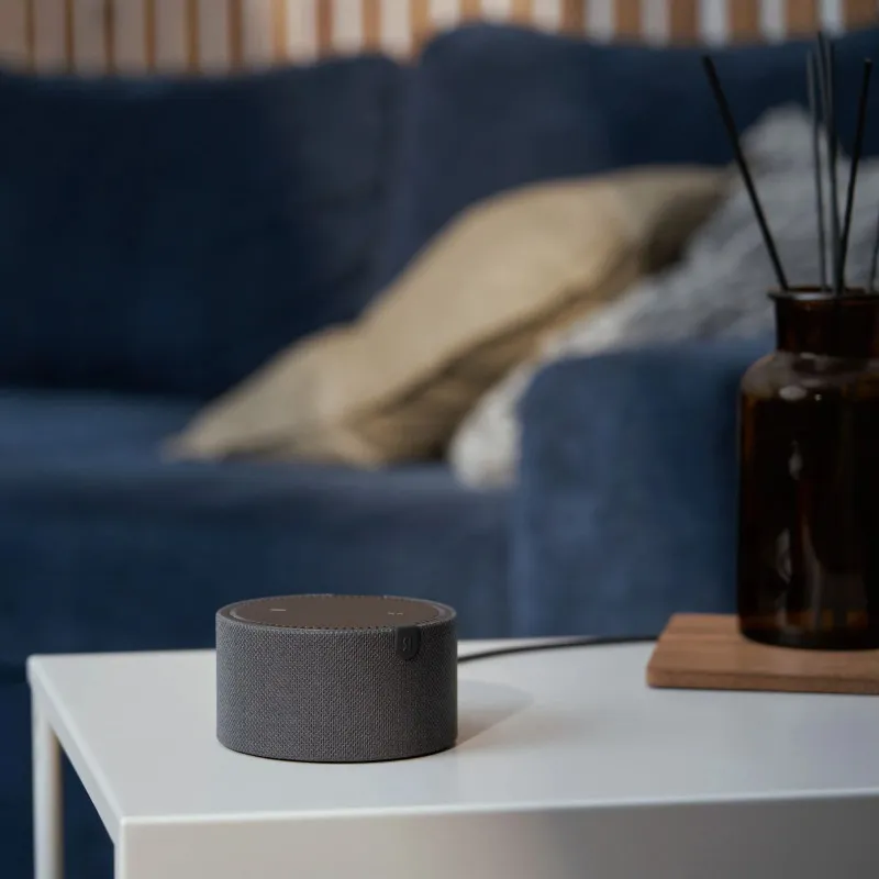 Умная колонка Яндекс Станция Мини, черный оникс