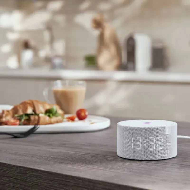 Умная колонка Яндекс Станция Мини с часами, серый опал