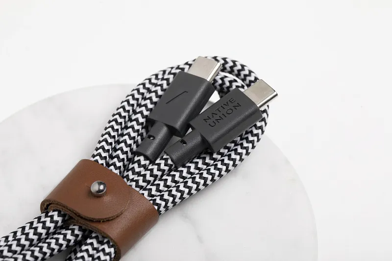 Кабель зарядный Native Union USB-C - USB-C, 60Вт, 1,2м, зебра