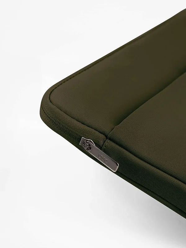 Чехол Uniq для ноутбуков 14" Bergen Nylon Laptop sleeve Olive Green