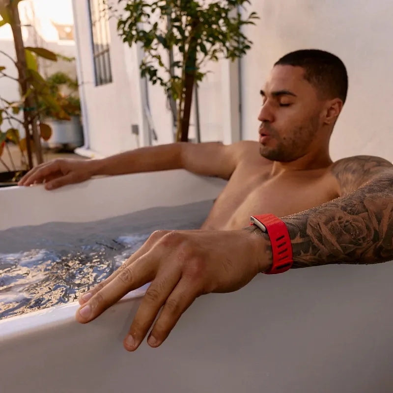 Фитнес-трекер WHOOP 5.0 ONE + 12 месяцев, черный