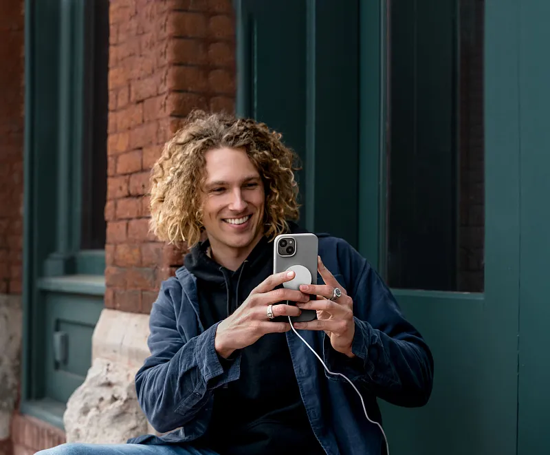 Чехол защитный uBear Touch Mag Case для  iPhone 15, MagSafe совместимый, силикон, софт-тач