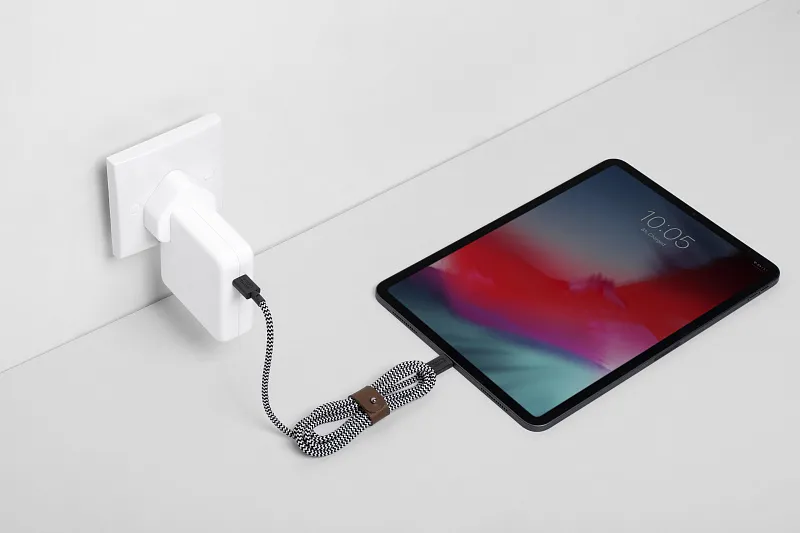 Кабель зарядный Native Union USB-C - USB-C, 60Вт, 1,2м, зебра
